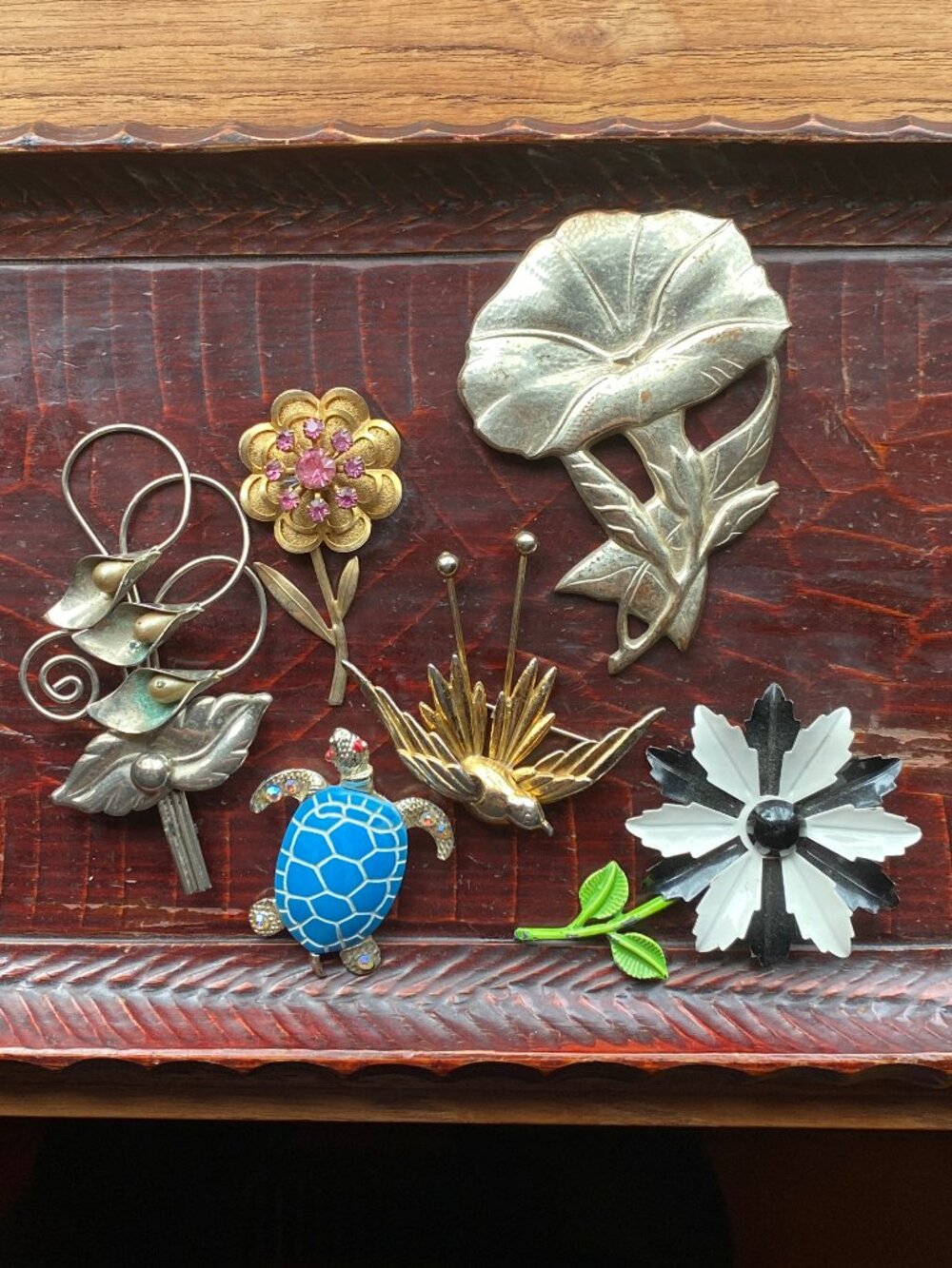 Lot of 6 Vintage Pins/Brooches - Monet Bird, Flowers, Turtle
